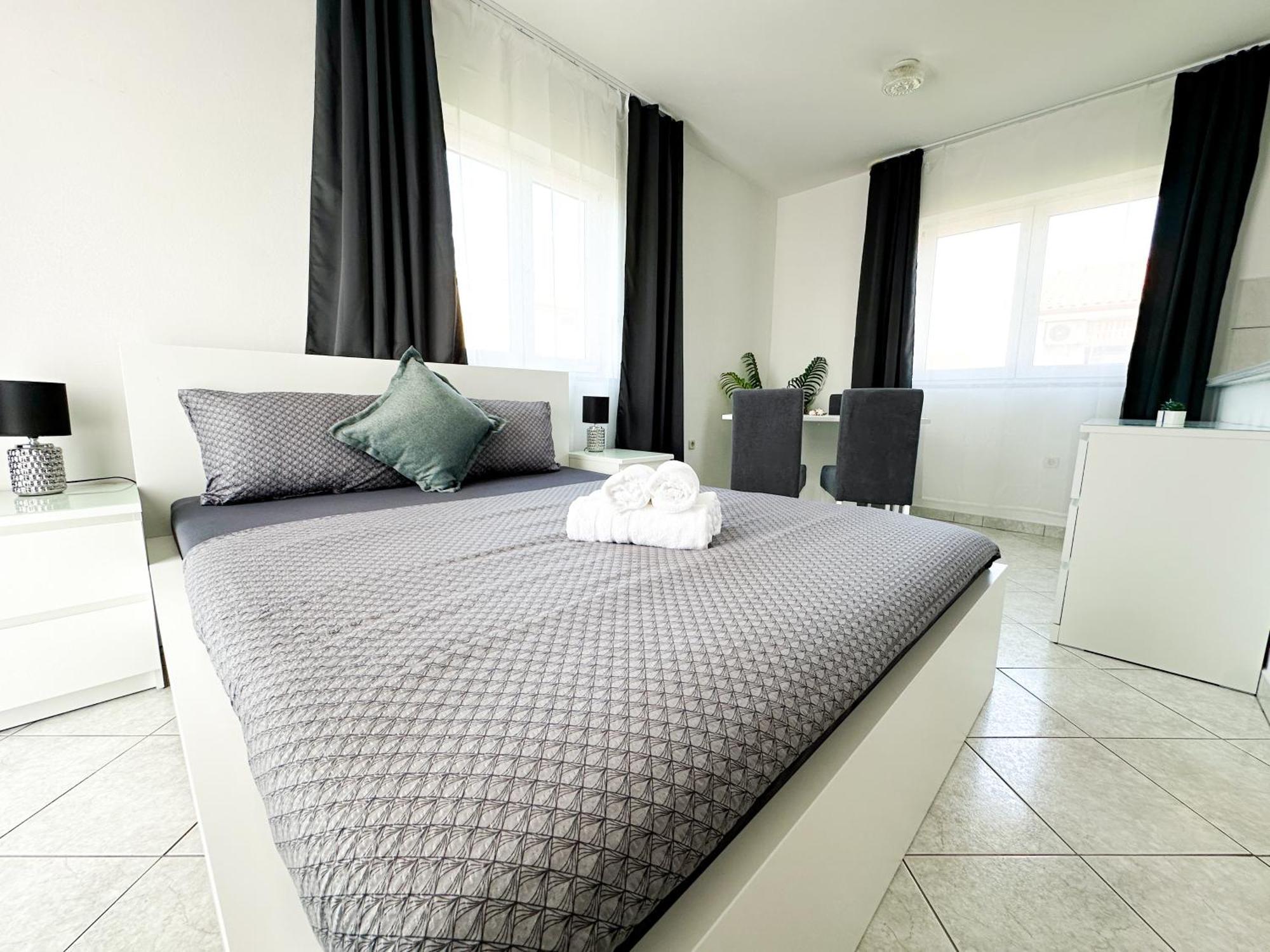 Sunside Apartments Пула Екстер'єр фото